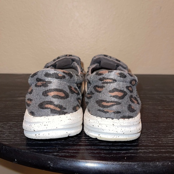 Gray Leopard Print Women's Shoes - Picture 3 of 5